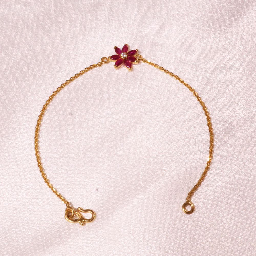 BRACELET